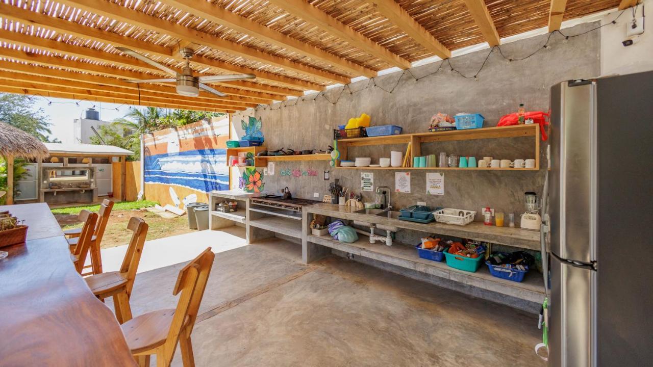Surfnest Tamarindos Hostel Brisas de Zicatela ภายนอก รูปภาพ